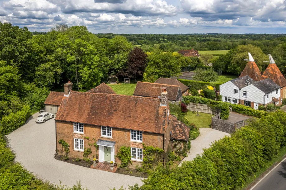 Merriments Ln , United Kingdom